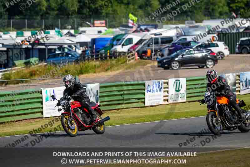 Vintage motorcycle club;eventdigitalimages;mallory park;mallory park trackday photographs;no limits trackdays;peter wileman photography;trackday digital images;trackday photos;vmcc festival 1000 bikes photographs